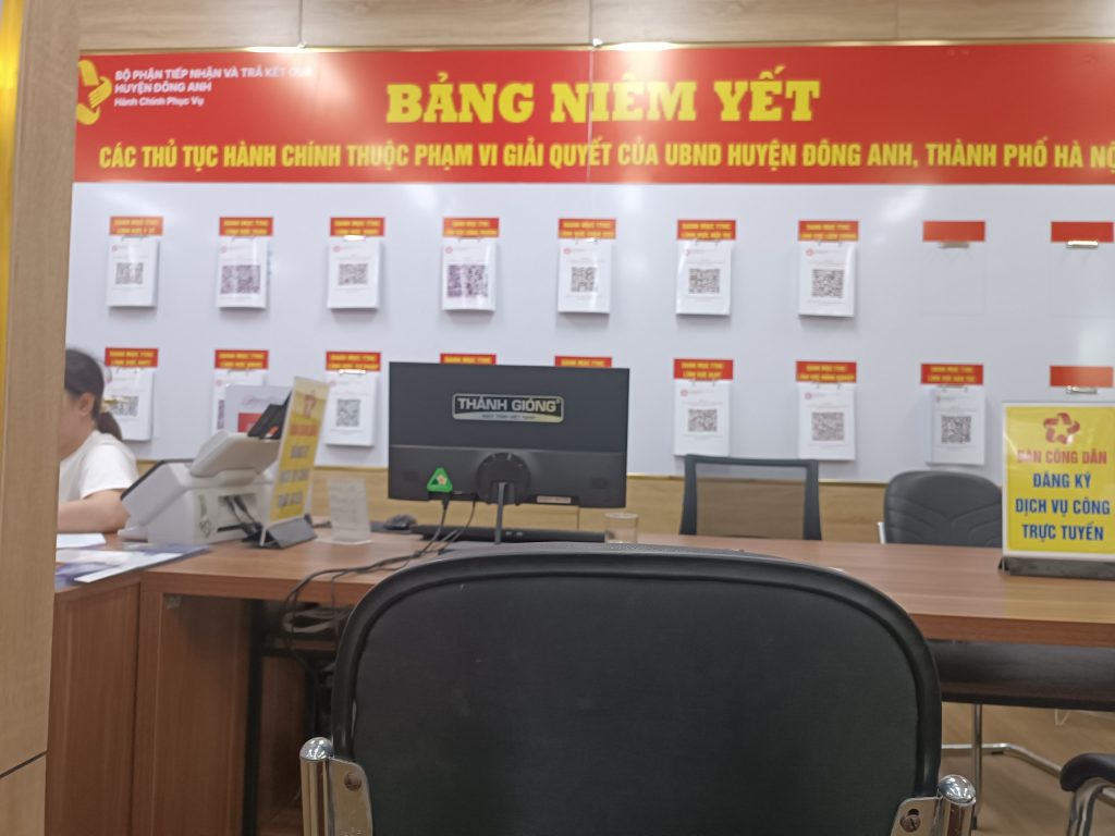 Luật Minh Khang hỗ trợ khách hàng giả quyết công việc tại UBND huyện Đông Anh